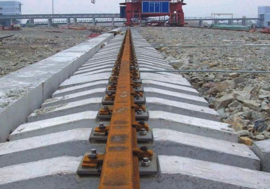 混凝土橋梁(liáng)的施工中,選擇現(xian)澆還是預制的依(yi)據是什麼呢?