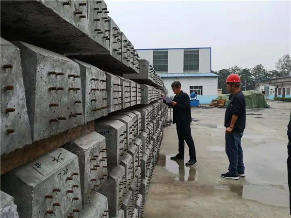 **鐵路(lù)産品監督檢驗中(zhong)心的..申領生産許(xǔ)可證的檢驗産品(pin)進行了型式檢驗(yàn)。