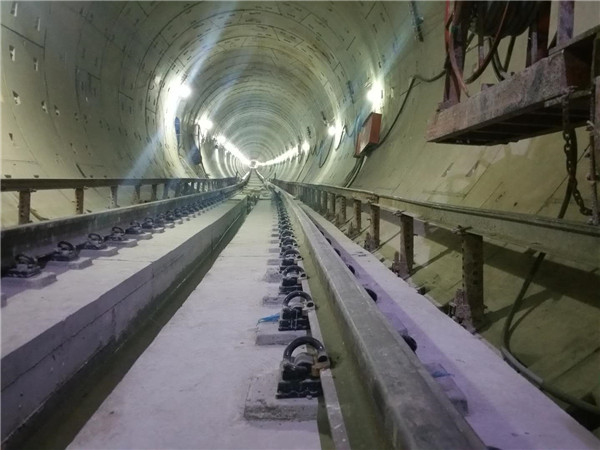 西(xī)安地鐵4号(hào)線地下隧(suì)道鋪軌使(shi)用的公司(si)軌枕